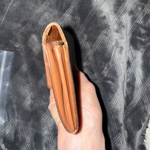 Louis Vuitton Sarah Wallet - Picture 5 of 6